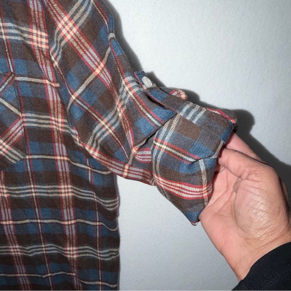 Adora lightweight Plaid Flannel - Picture 4 of 6
